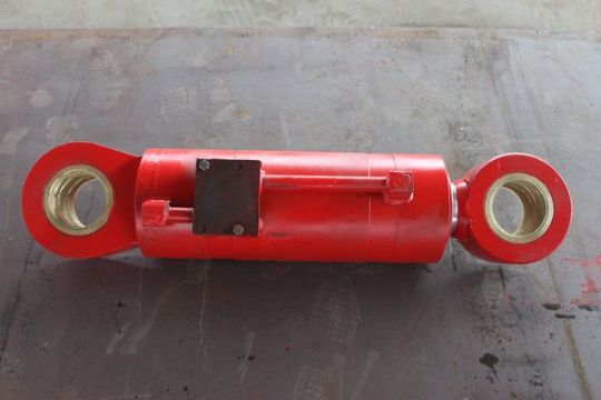 點(diǎn)擊查看詳細(xì)信息<br>標(biāo)題：150鏟板升降油缸 閱讀次數(shù)：2909