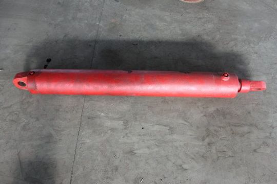 點(diǎn)擊查看詳細(xì)信息<br>標(biāo)題：轉(zhuǎn)載機(jī)60T推拉移油缸 閱讀次數(shù)：2379